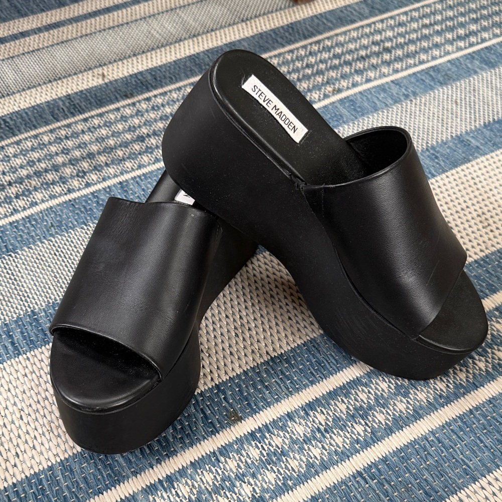 Steve Madden Black Platform Mules